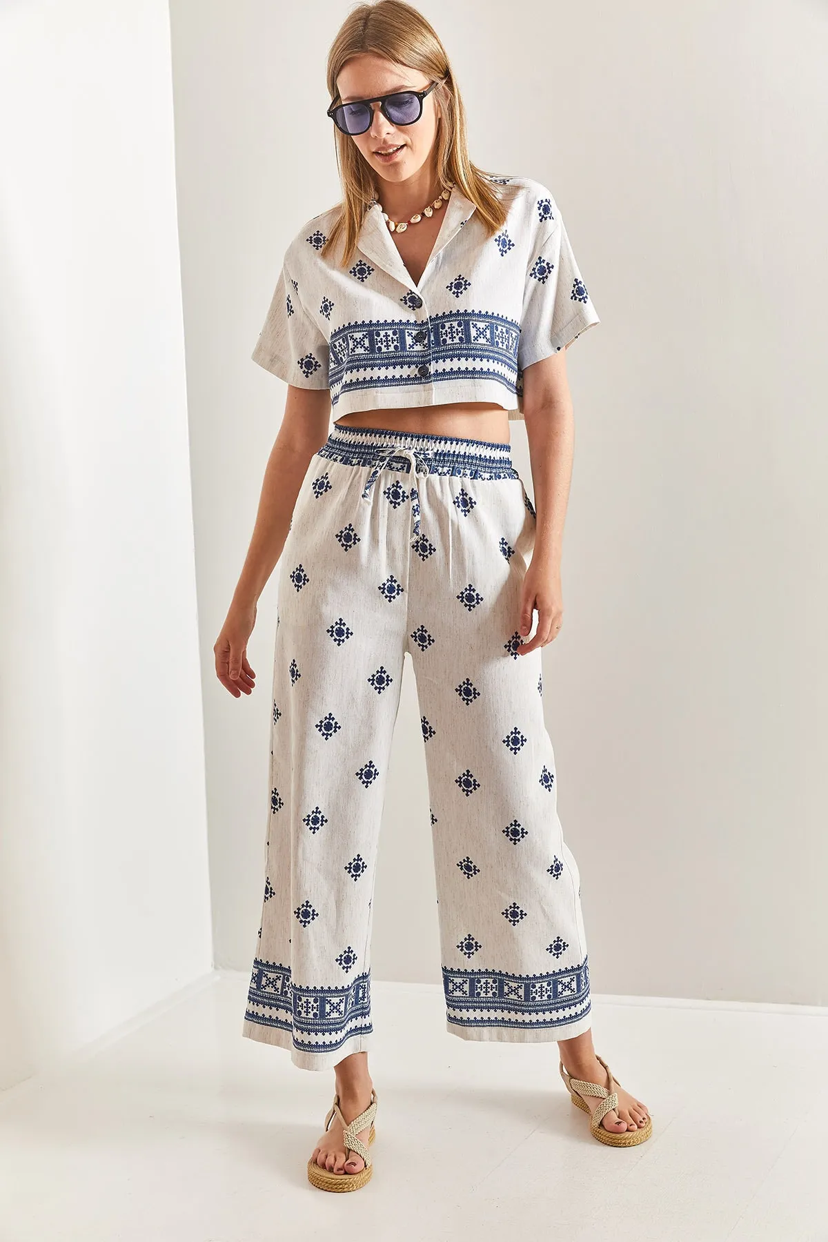 Bianco Lucci  Kurzärmliges Ethno-Crop-Hemd-Hose-Set für Damen
