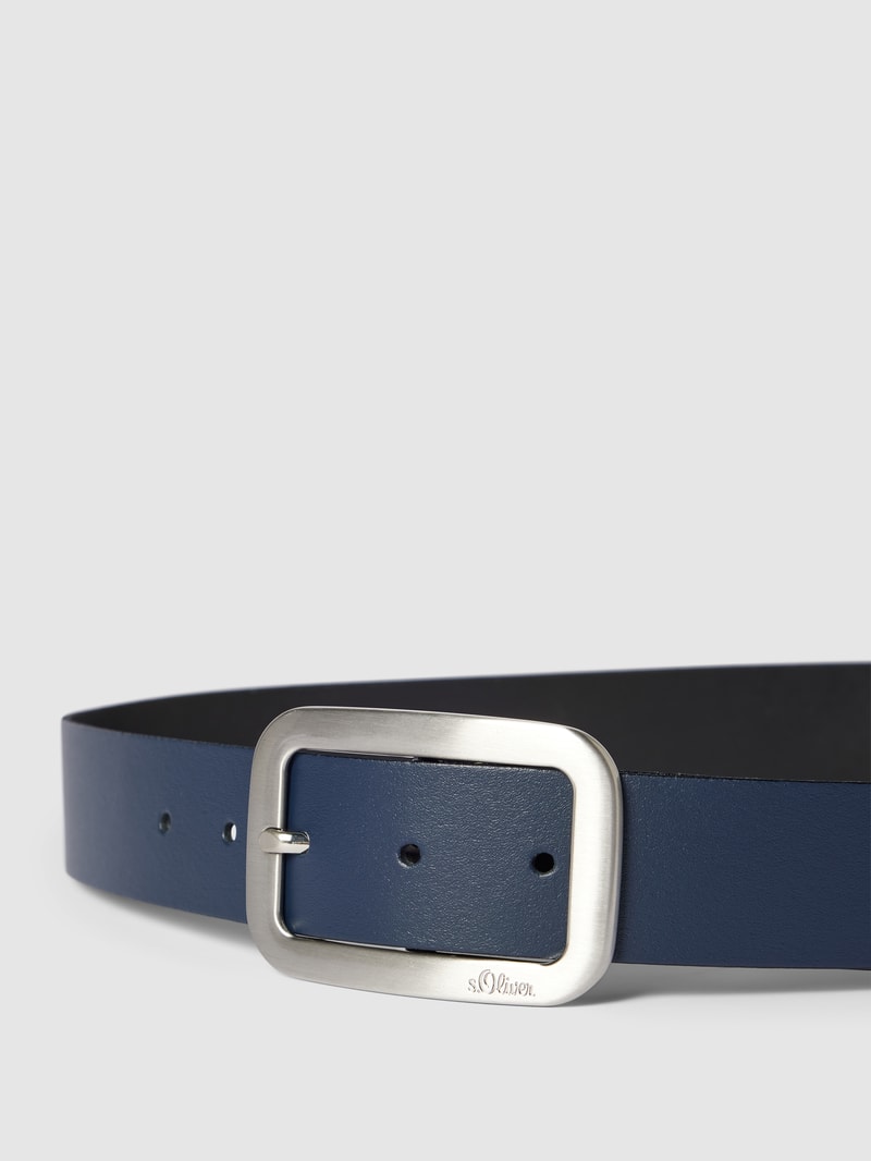Gürtel aus Leder in marineblau