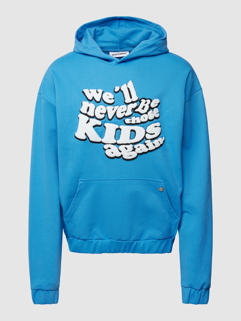 Hoodie mit Statement-Print und Känguru-Tasche in royalblau