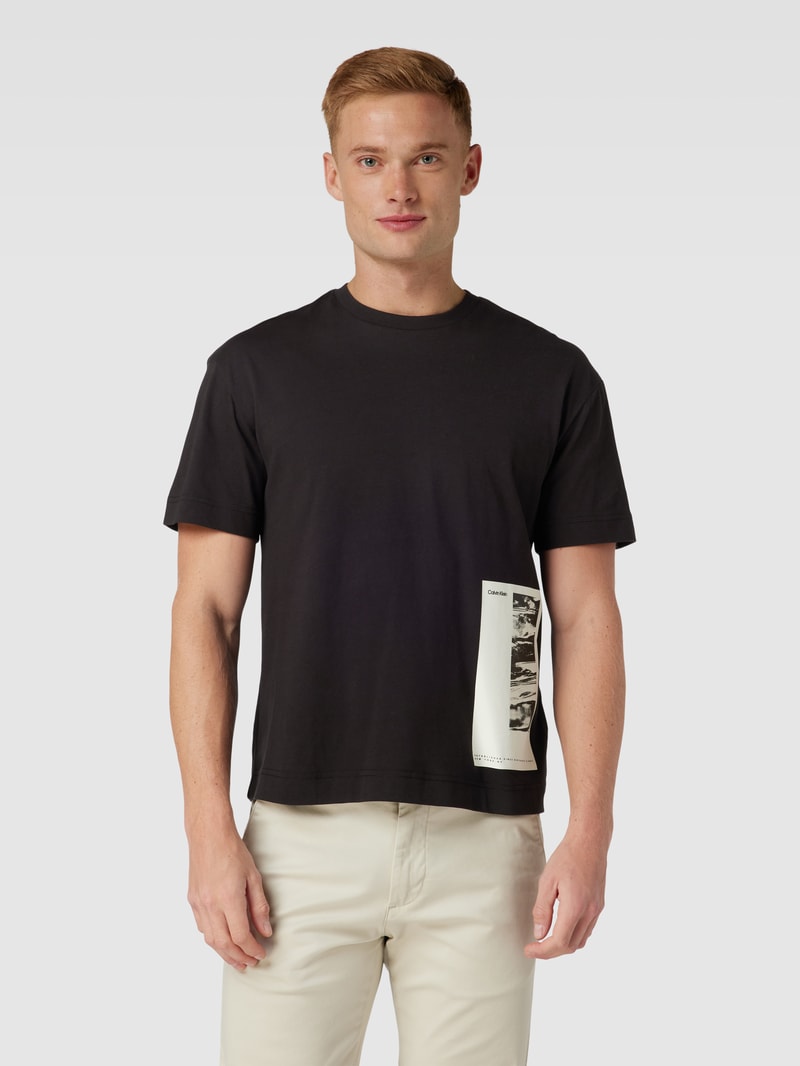 T-Shirt mit Motiv-Print in schwarz
