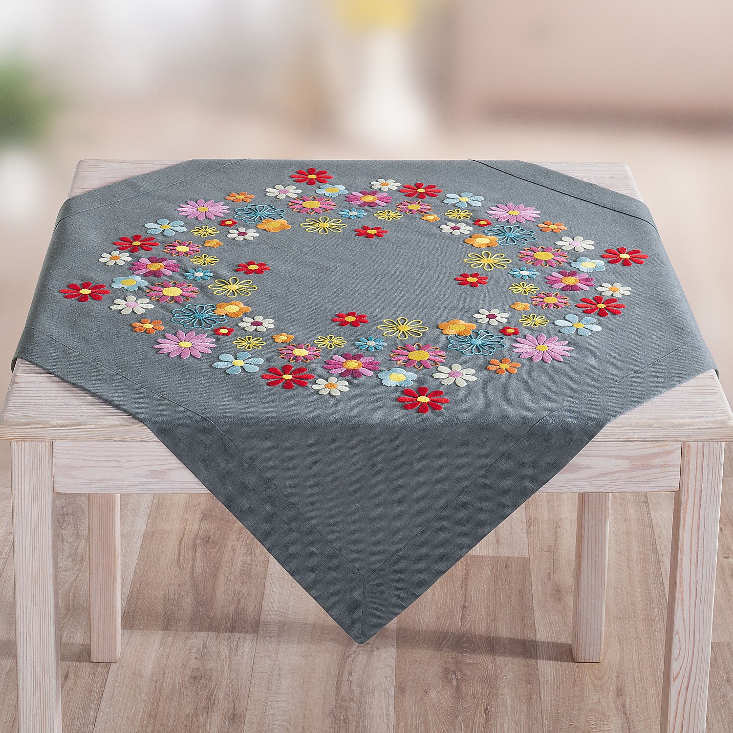Stickmitteldecke 