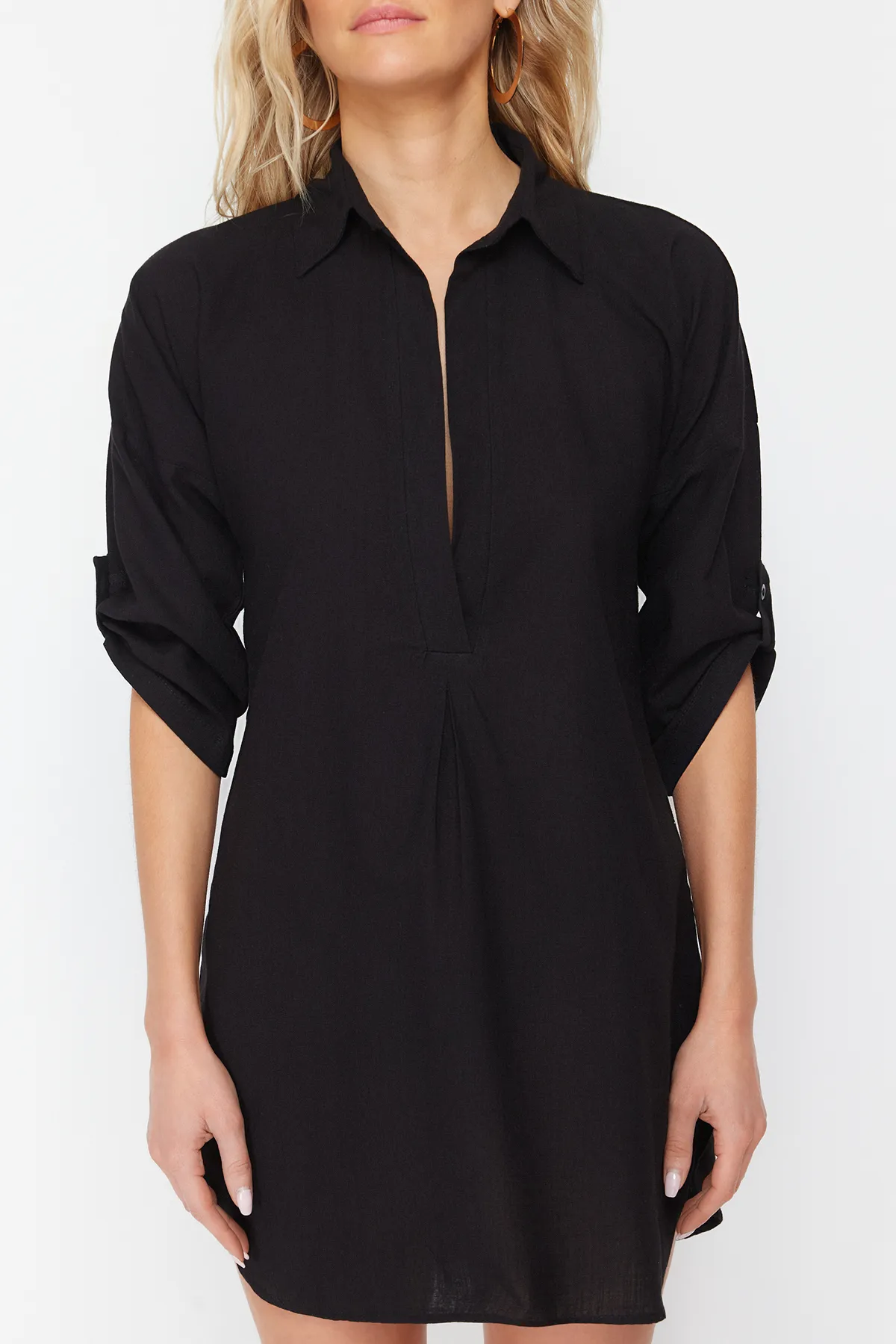 Trendyol Collection  Schwarzes Mini-Strandkleid aus 100 % gewebter Baumwolle TBESS21EL3979
