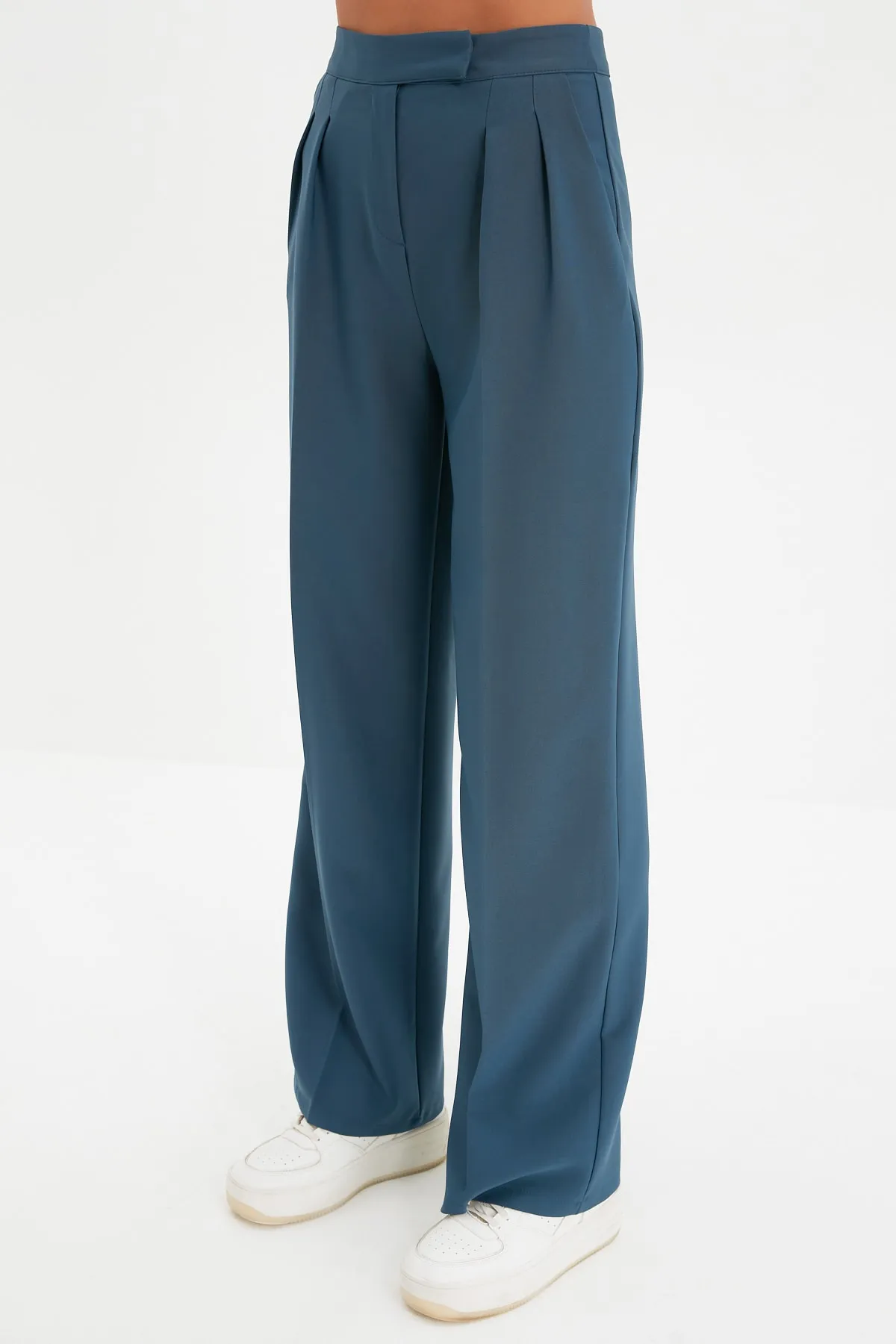 Trendyol Collection  Petrolfarbene Hose mit weitem Bein/Webhose mit weitem Bein und hoher Taille TWOAW22PL0066