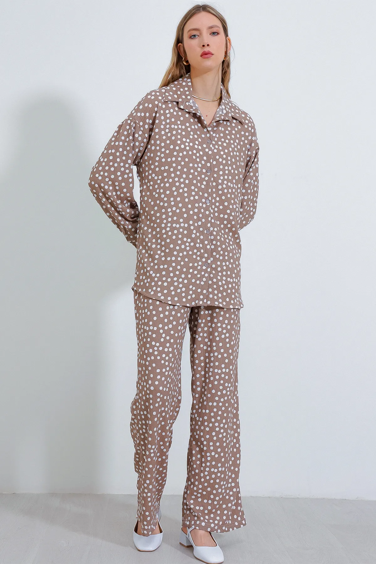 Bigdart  Gestrickter Doppelanzug für Damen in Beige und Ecru mit Punkten, 5858