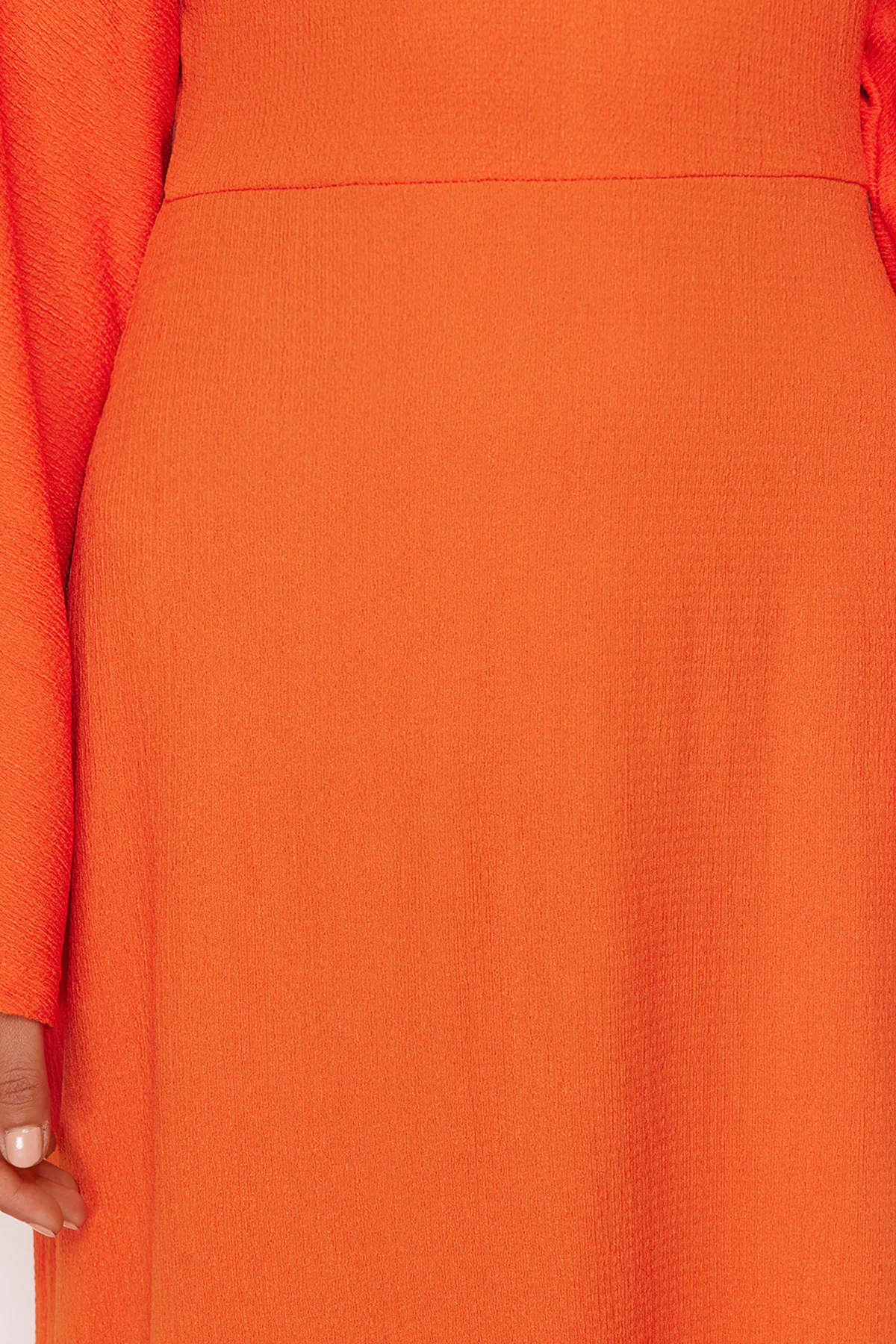 Trendyol Modest  Orangefarbenes Strickkleid mit spanischen Ärmeln TCTSS23EB00210