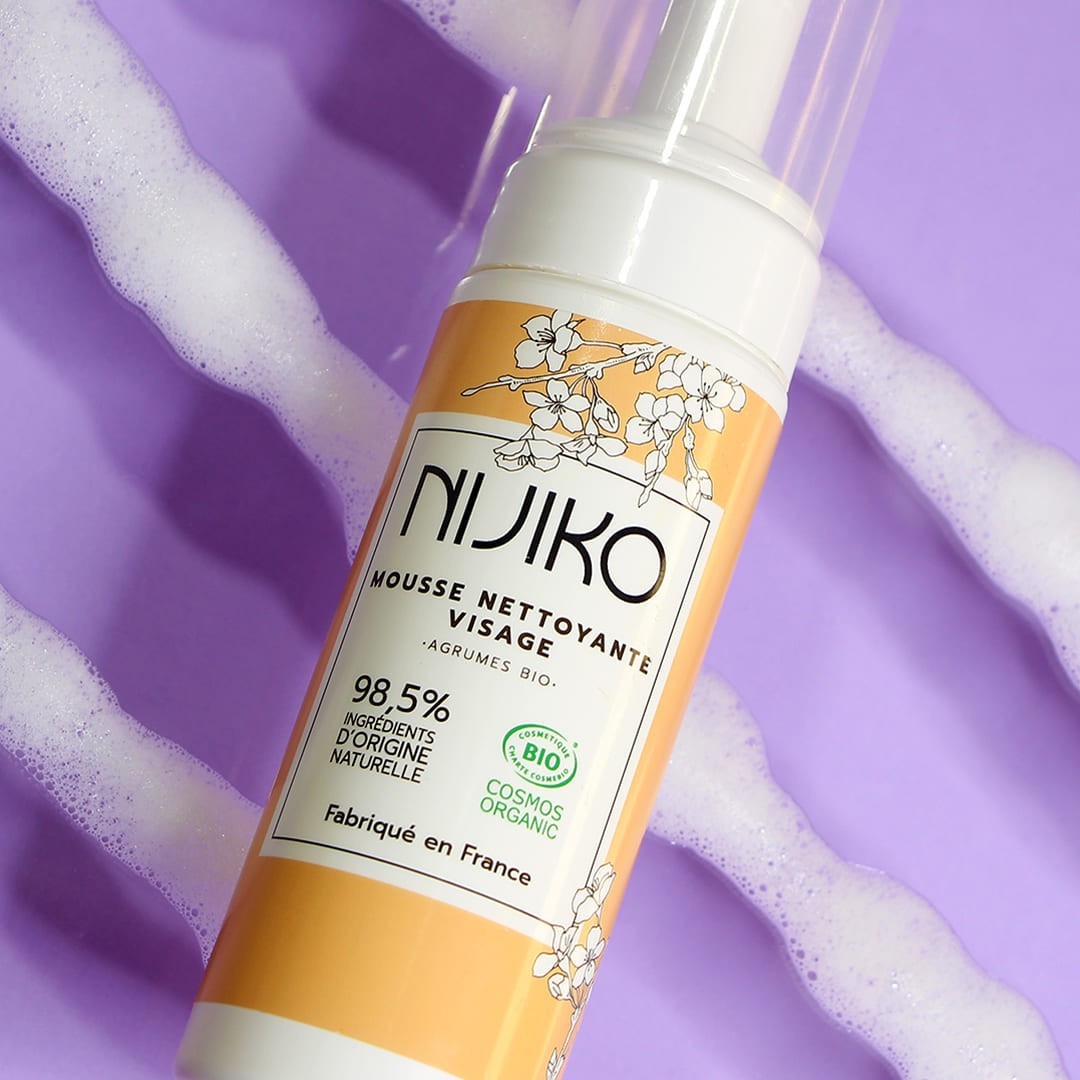 Spumă de curățare facială organică NIJIKO pentru ten gras