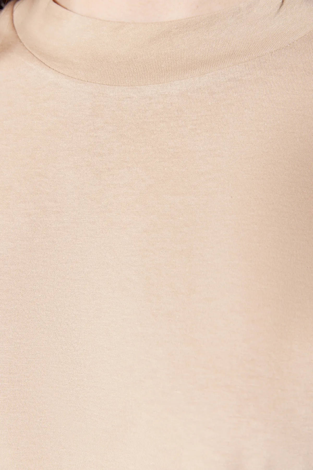 Trendyol Collection  Beigefarbenes, kurz geschnittenes Strick-T-Shirt aus 100 % Baumwolle mit Stehkragen TWOSS20TS0287