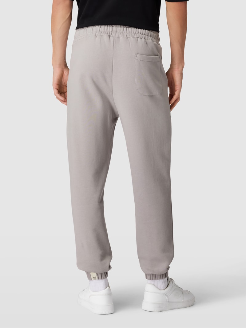 Sweatpants mit Label-Print in hellgrau