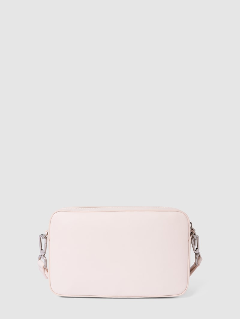 Umhängetasche mit Label-Applikation Modell 'CAMERA BAG' in offwhite