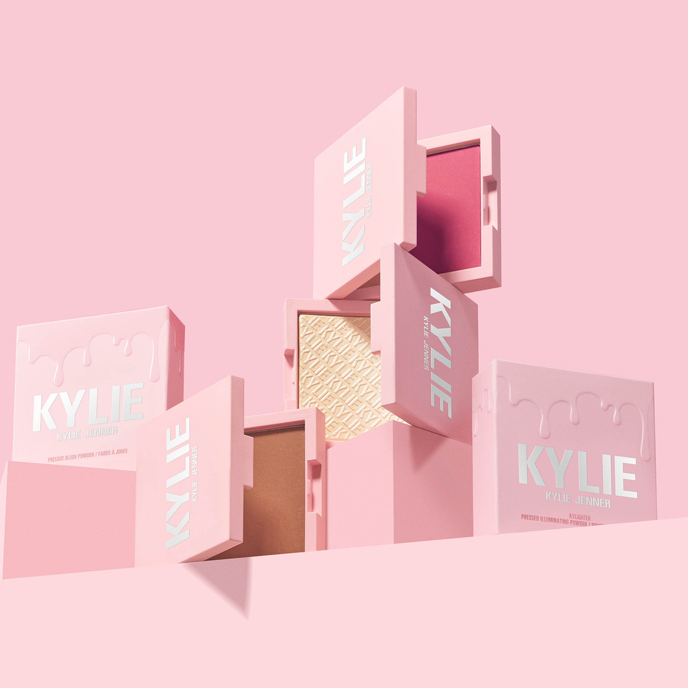 kylie by kylie jenner Kylighter Illuminating Powder Poudre illuminatrice