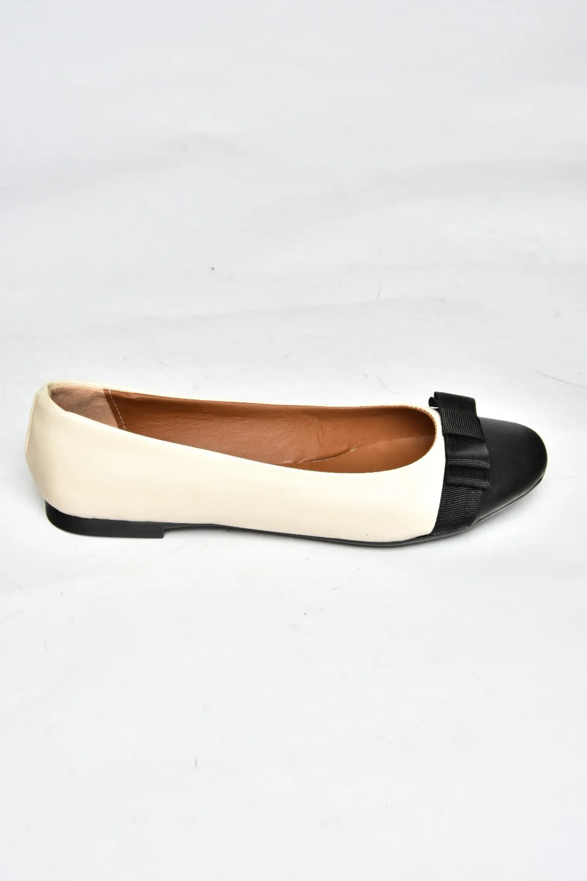 Fox Shoes  Flache Damenschuhe in Haut/Schwarz D726019509
