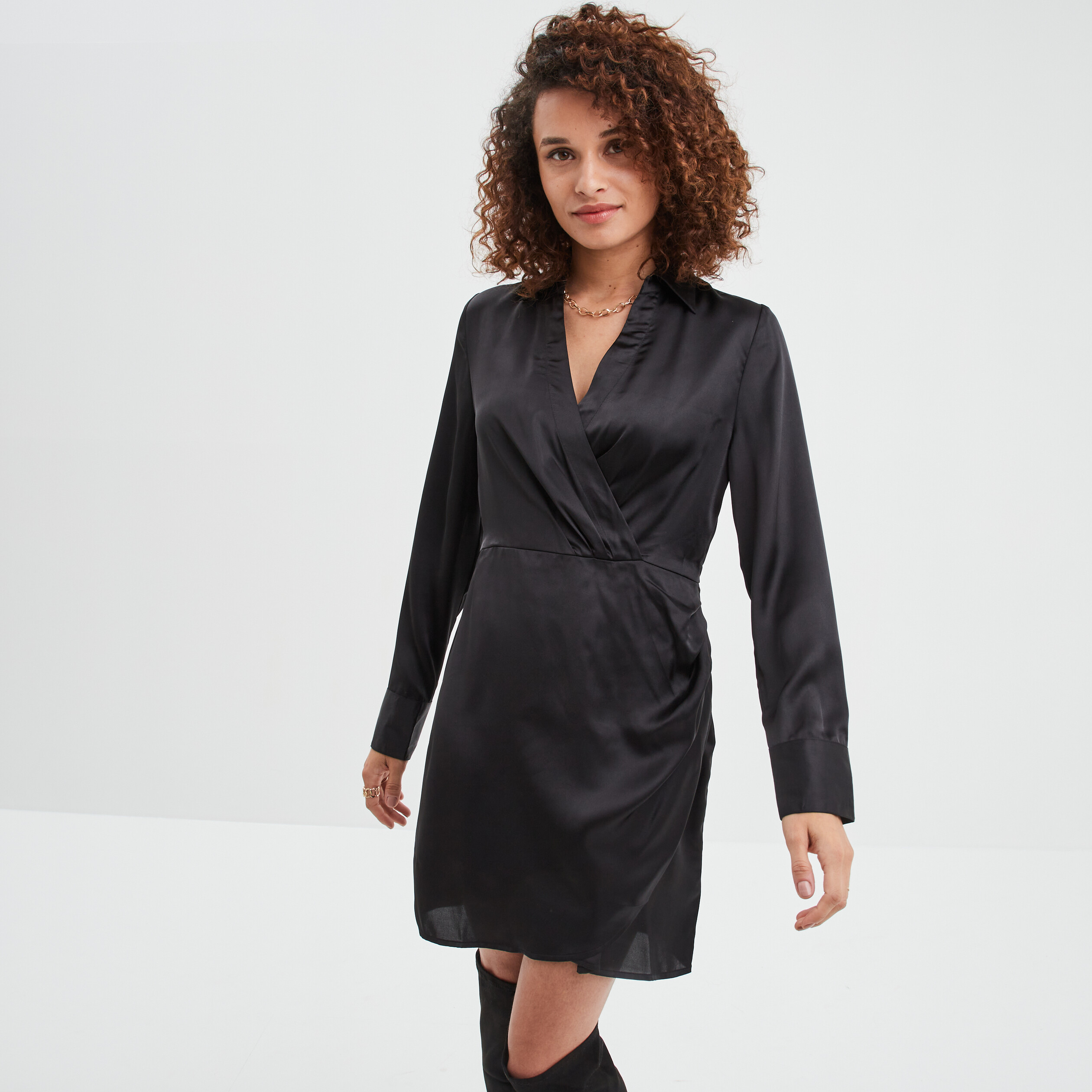 Robe satin portefeuille courte noir femme | La Halle