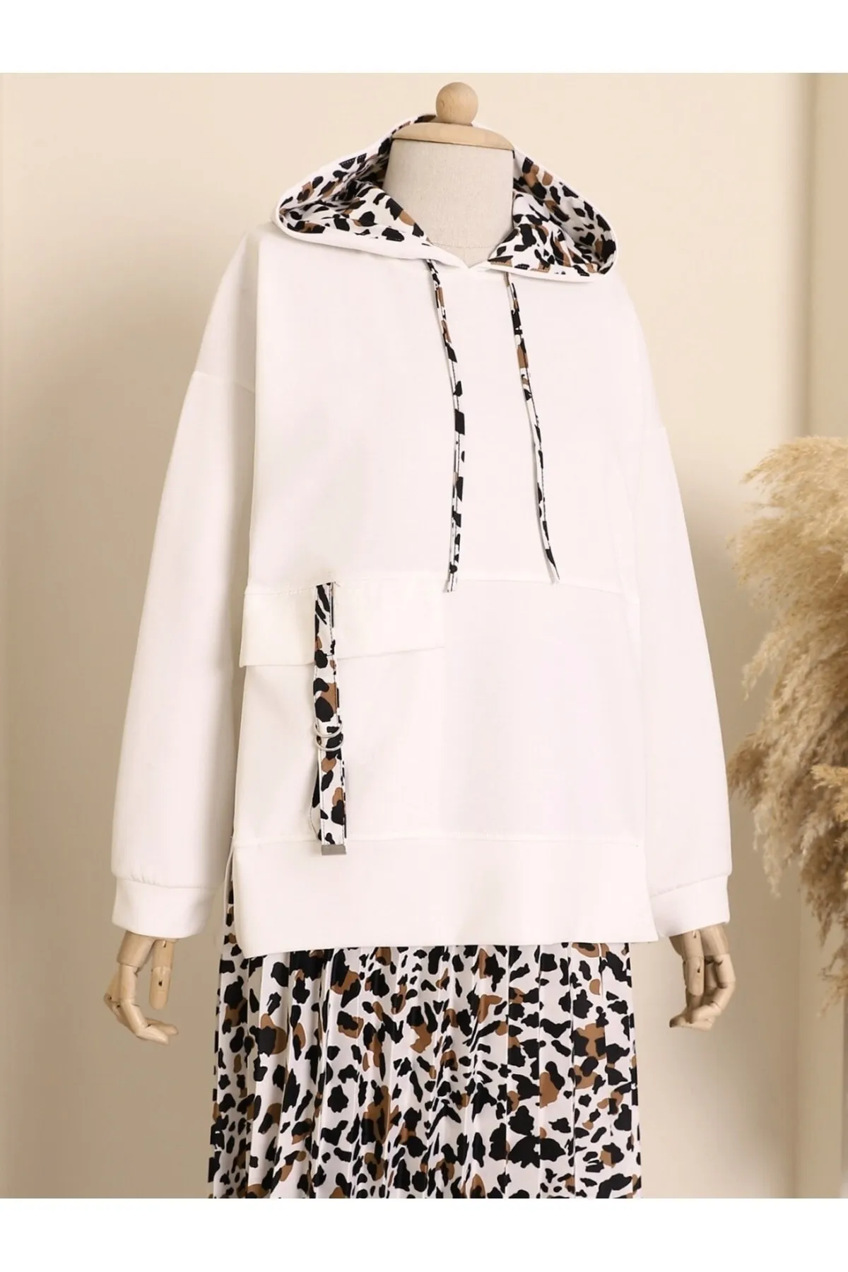 Modamorfo  Kapuzenset mit Leopardengarnitur
