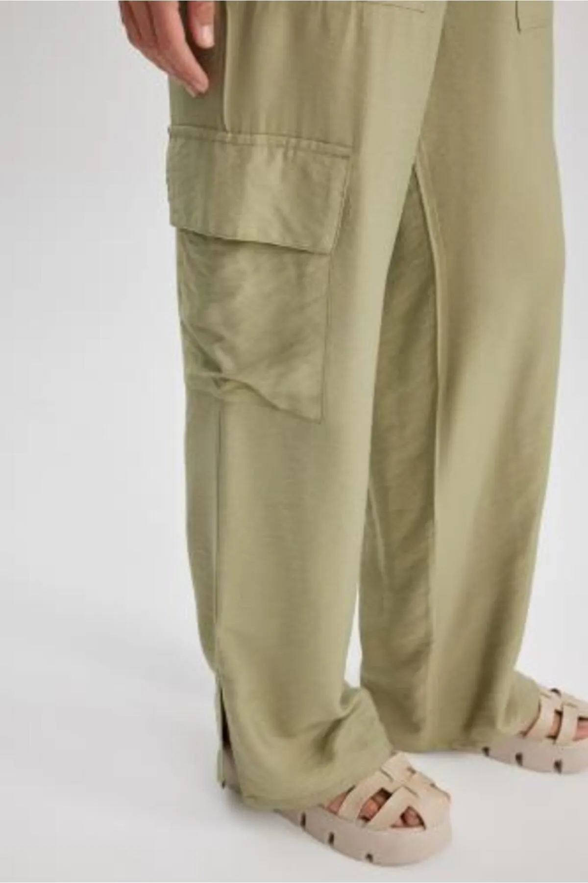 DeFacto  Weite Beintasche, hohe Taille, weites Bein, lange Hose A9212ax23sm