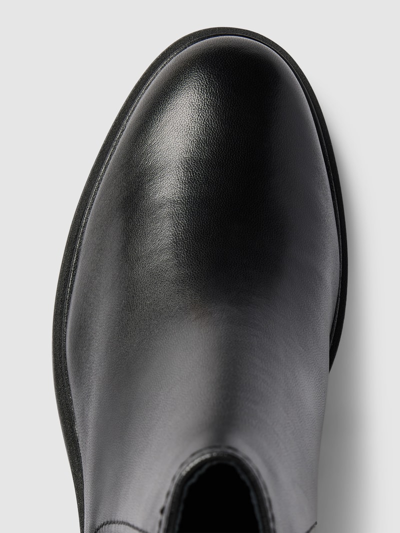 Chelsea Boots mit elastischen Einsätzen in schwarz