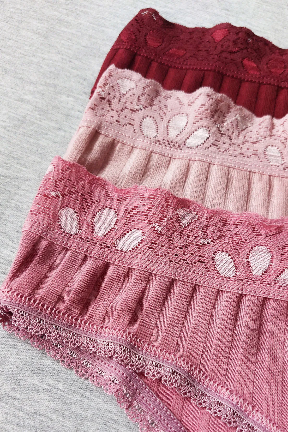 Sensu  Damen-Tangas mit gerippter Spitze und detailliertem 5er-Pack