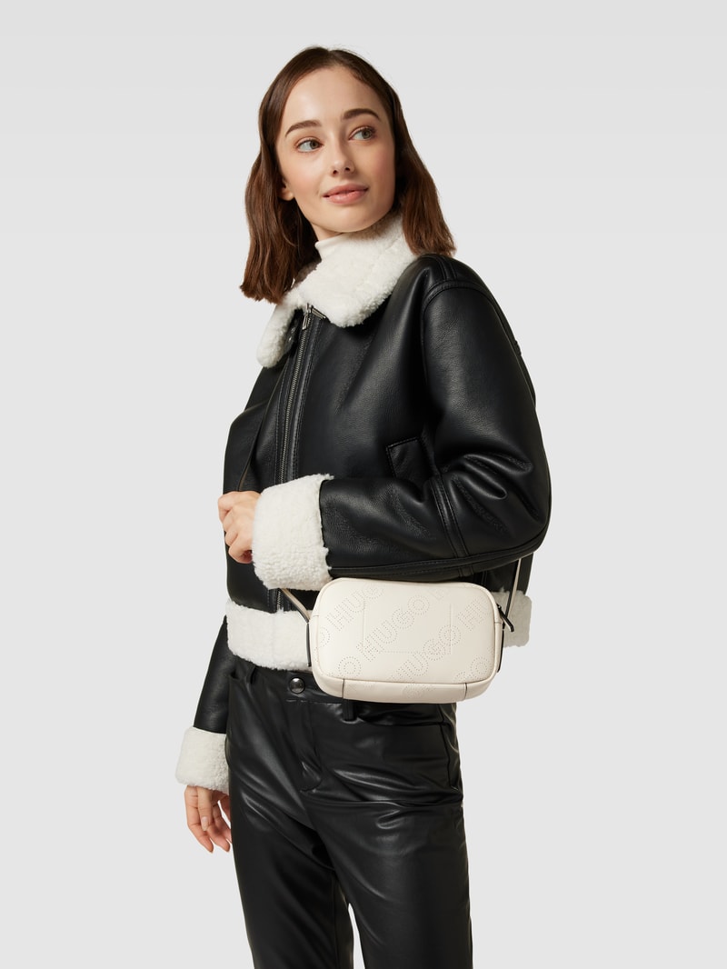 Crossbody Bag mit Logo-Muster Modell 'Chris' in offwhite
