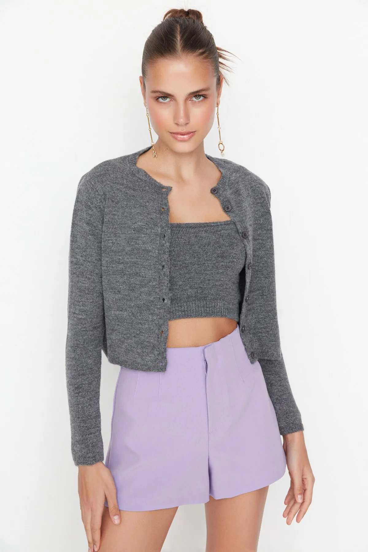Trendyol Collection  Anthrazit Kurzes, weich strukturiertes Blusen-Cardigan-Strickset Strickcardigan TWOAW21HI0107