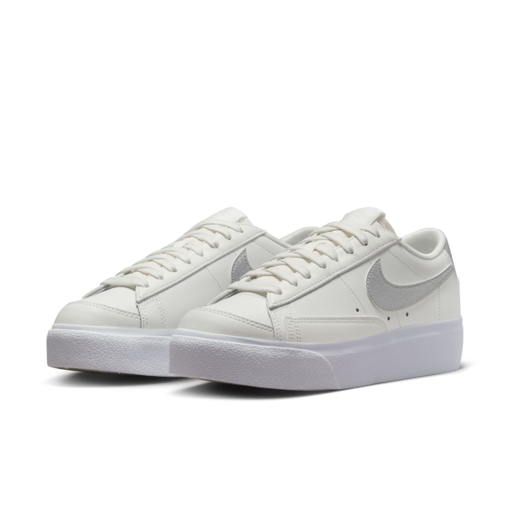 Nike Blazer Low Platform DQ7571-101 / weiss