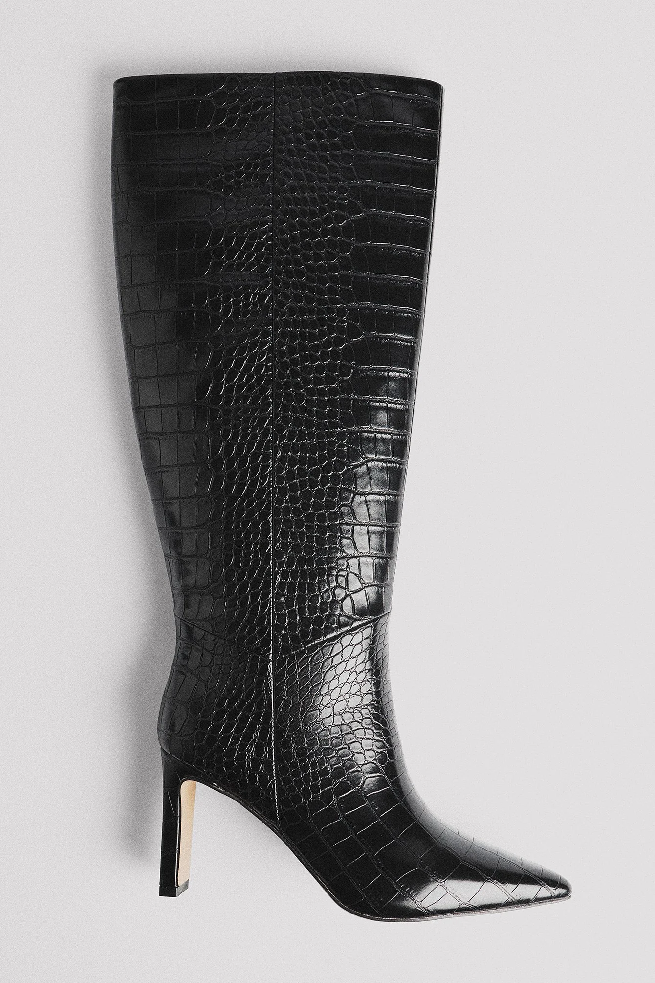 Spitz zulaufende Croc-Stiefel