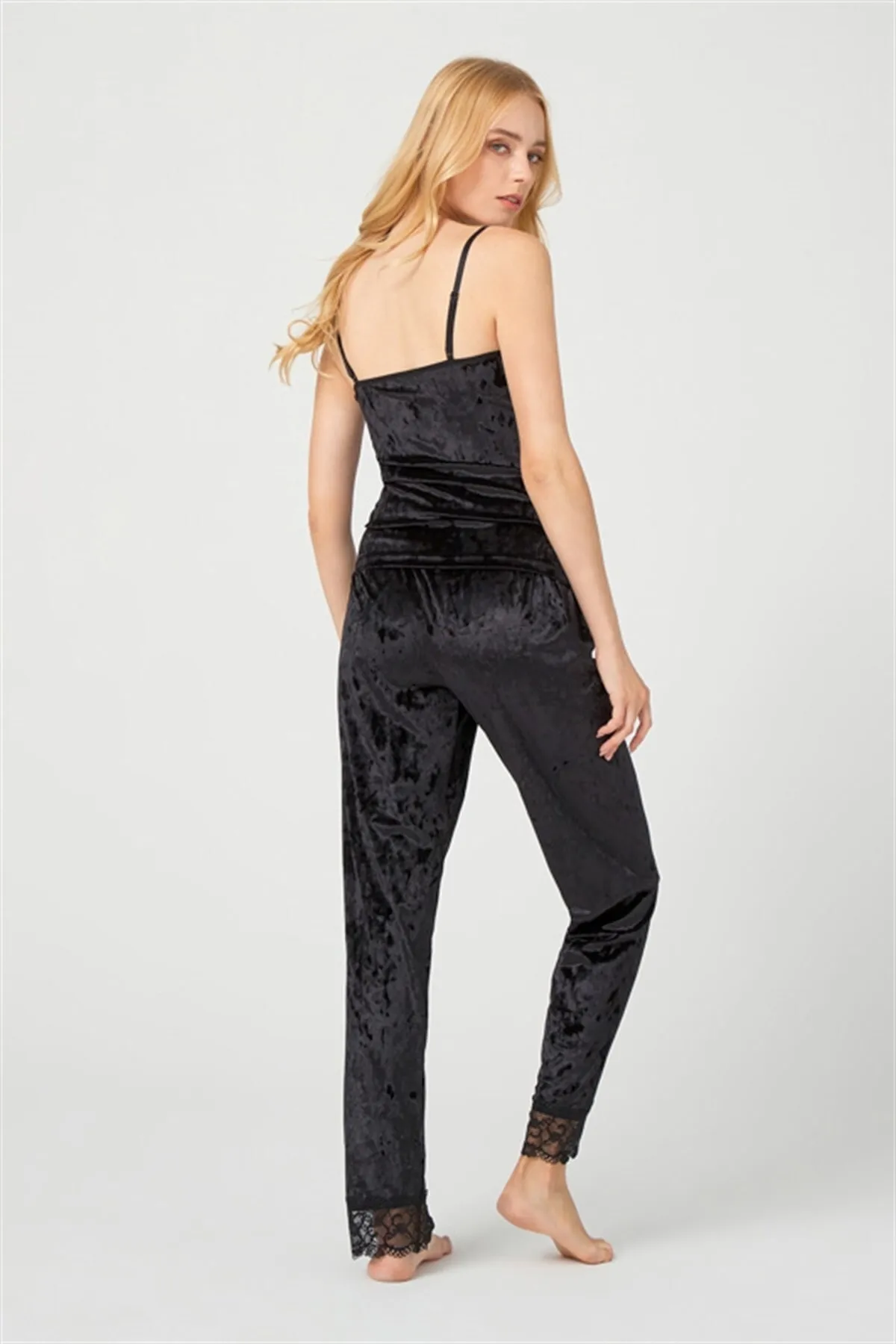 Cottonhill  Damen-Pyjama-Set aus schwarzem Samt mit Spitzendetails