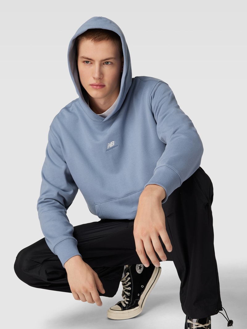 Hoodie mit Känguru-Tasche in rauchblau