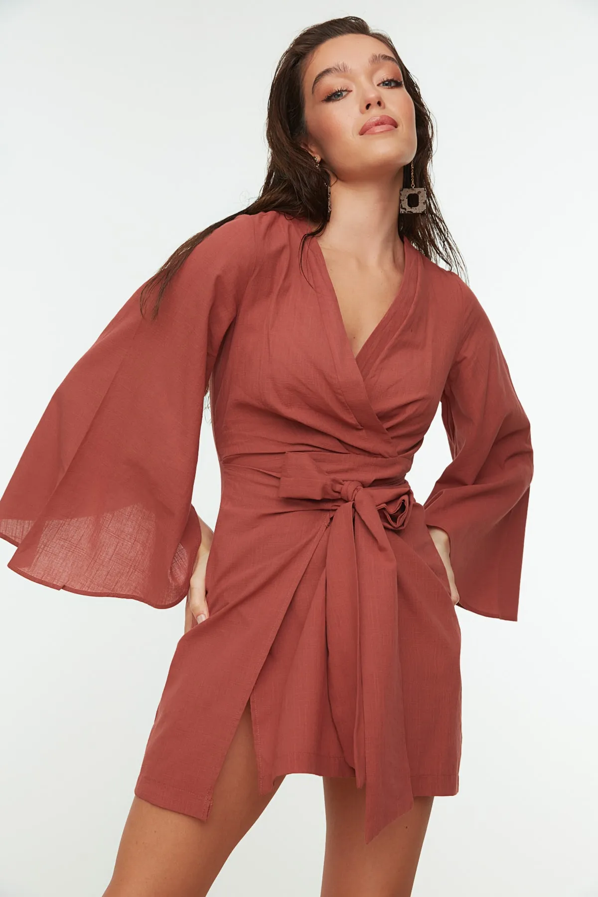 Trendyol Collection  Dusty Rose Mini-Strandkleid zum Binden aus 100 % Baumwolle TBESS21EL3208