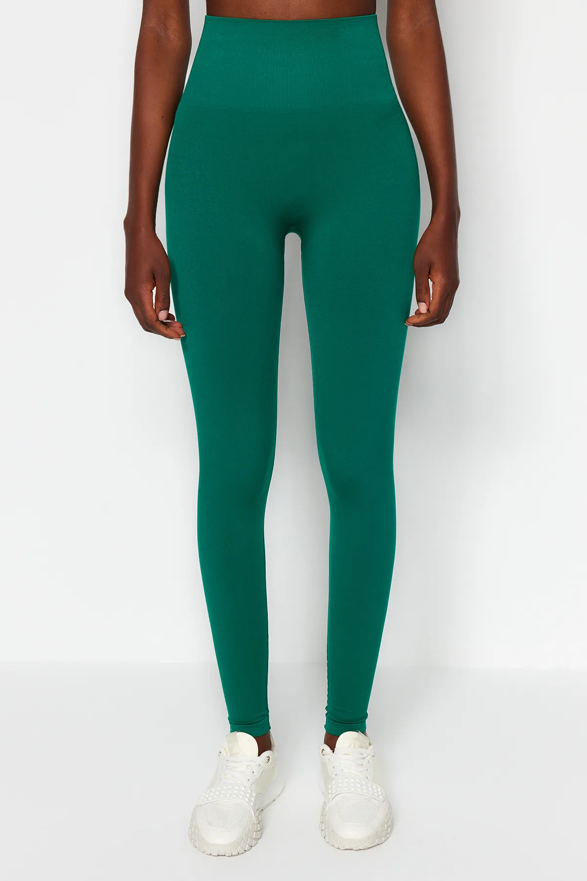 Trendyol Collection  Dunkelgrüne, nahtlos/nahtlos geraffte, gestrickte Sportstrumpfhose in voller Länge TWOAW23TY00027