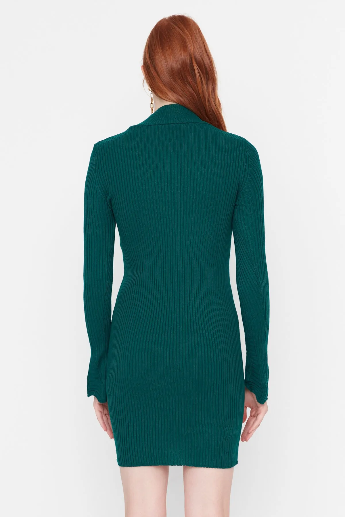 Trendyol Collection  Smaragdgrünes Smaragdgrünes, eng anliegendes Mini-Strick-Basic-Kleid TWOAW23EL01415