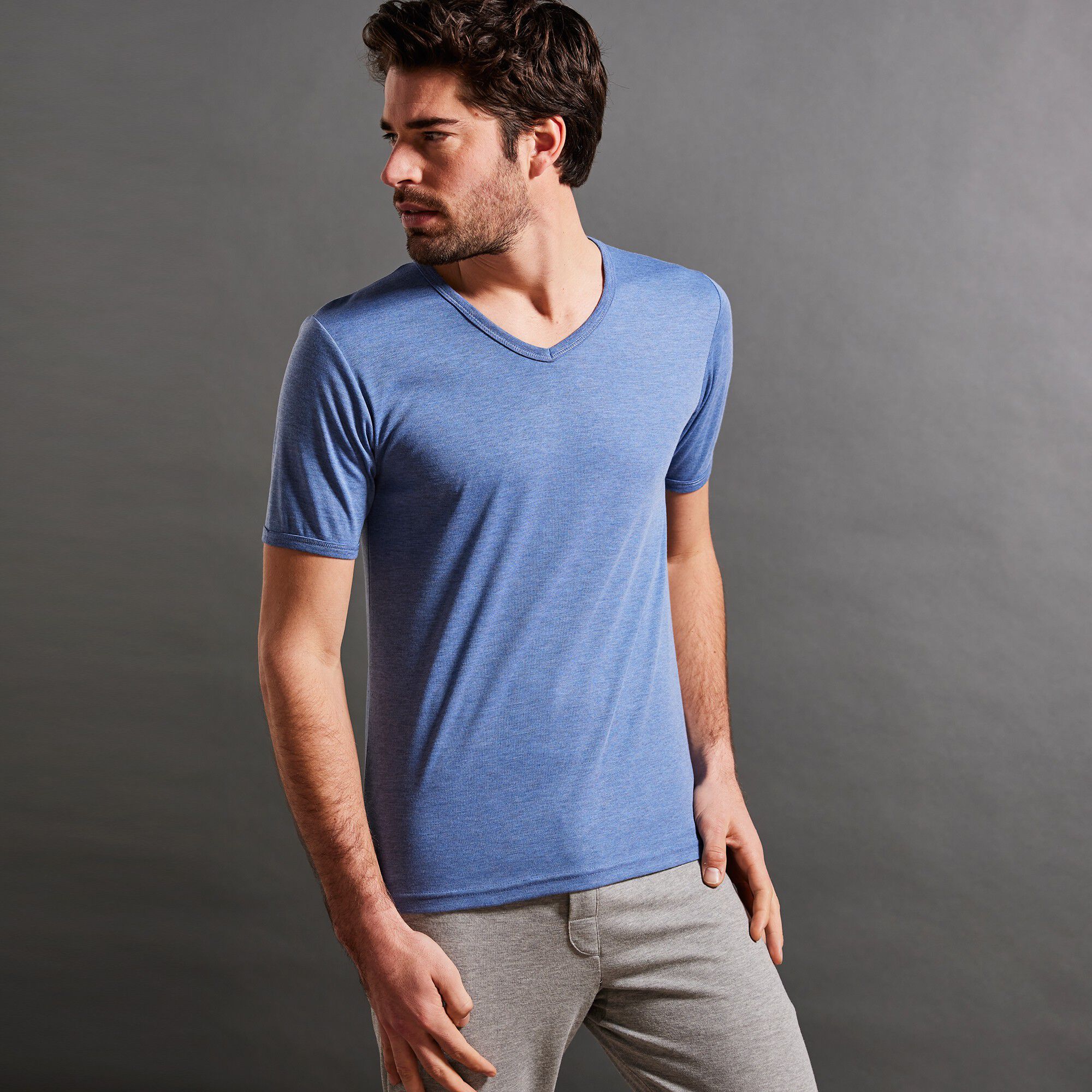 Tee-shirt sous-vêtement homme col V manches courtes polyester