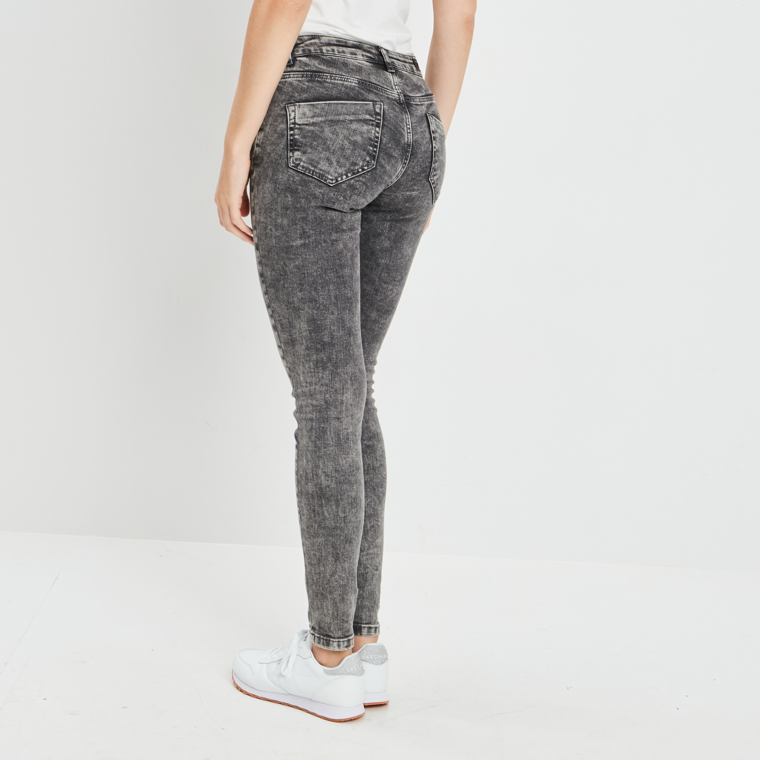 Jeans skinny avec clous denim gris femme | La Halle