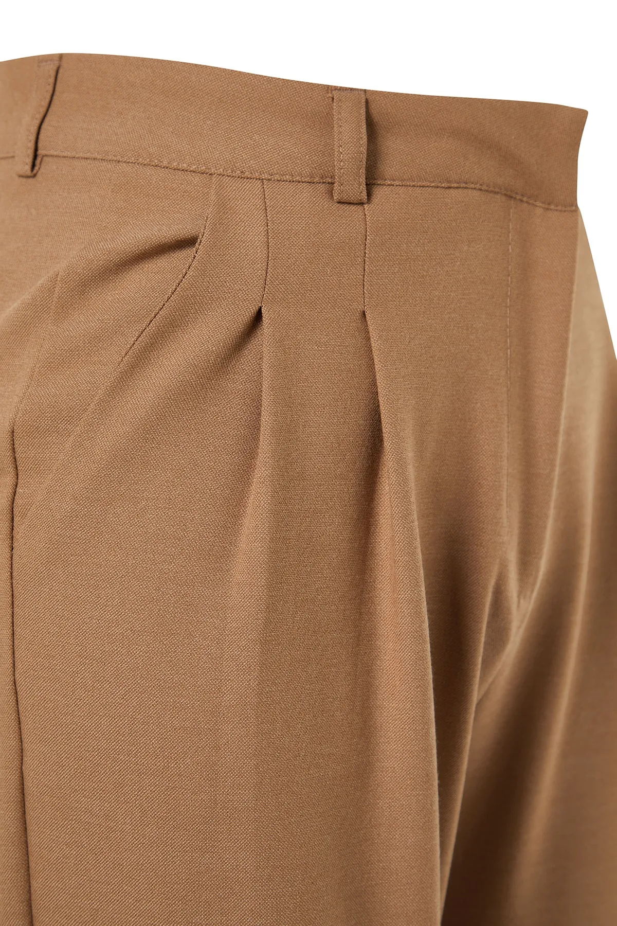 Trendyol Collection  Braune, gerade geschnittene, plissierte Webhose in limitierter Auflage TWOAW23PL00401