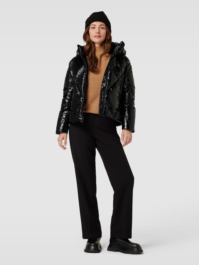 Steppjacke mit Stehkragen in schwarz