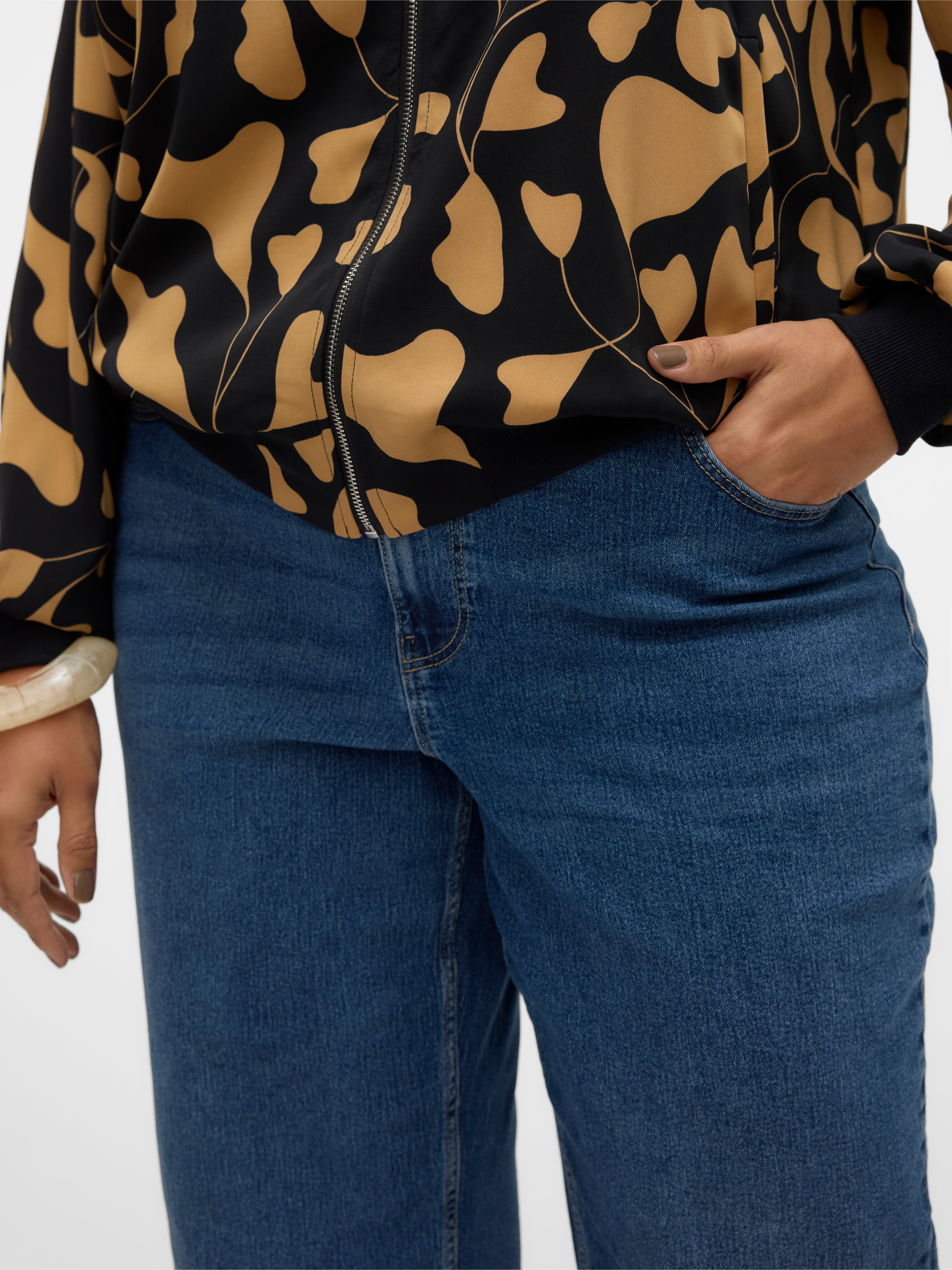 VMCEVALINA Mid Rise Locker geschnitten Jeans