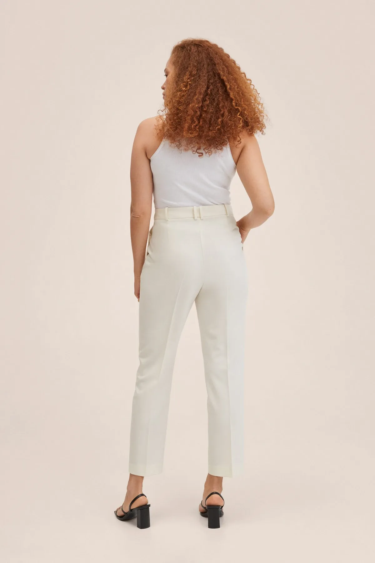 MANGO  Ecrufarbene Damenhose 27053263