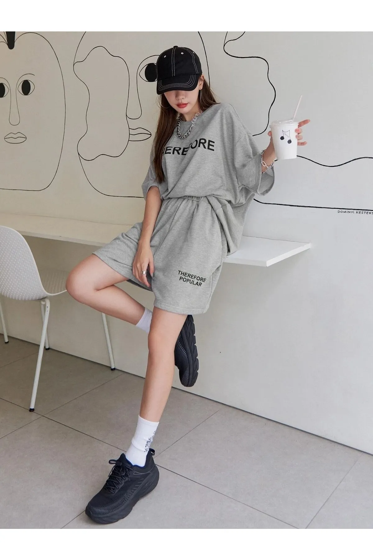 Know  Graues, bedrucktes Oversize-Shorts-Set für Damen