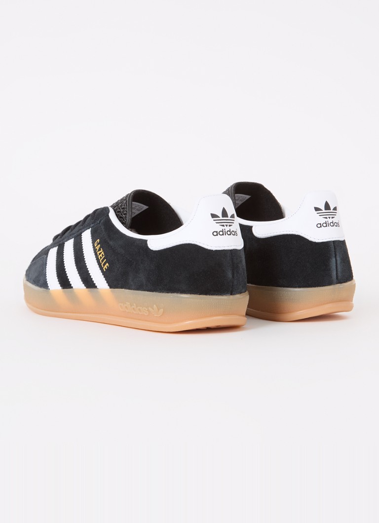 Pantofi sport Adidas Gazelle pentru interior pe față cu detalii din piele.