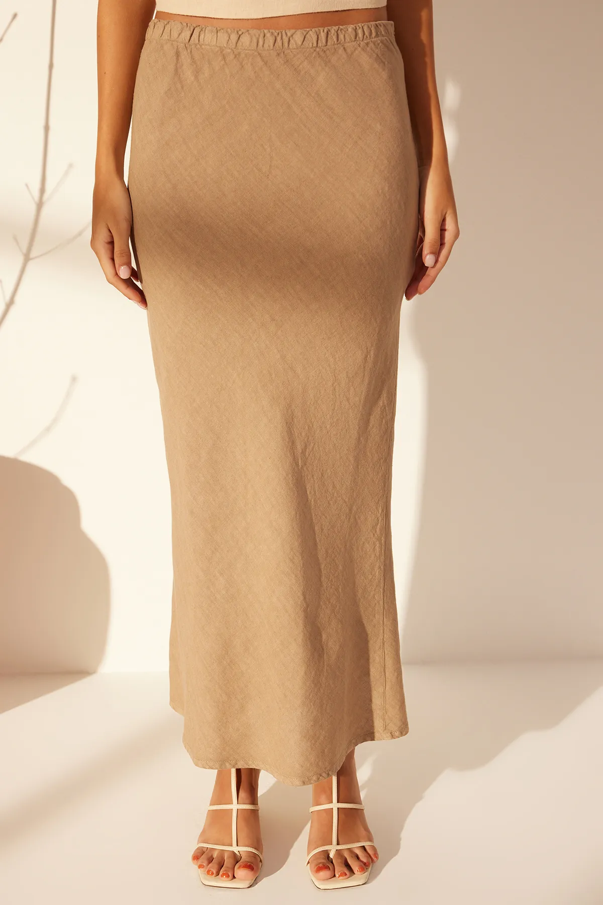 Trendyol Collection  Nerzfarbener Midirock aus 100 % Leinen mit hoher Taille und elastischem Bund TWOSS24ET00152