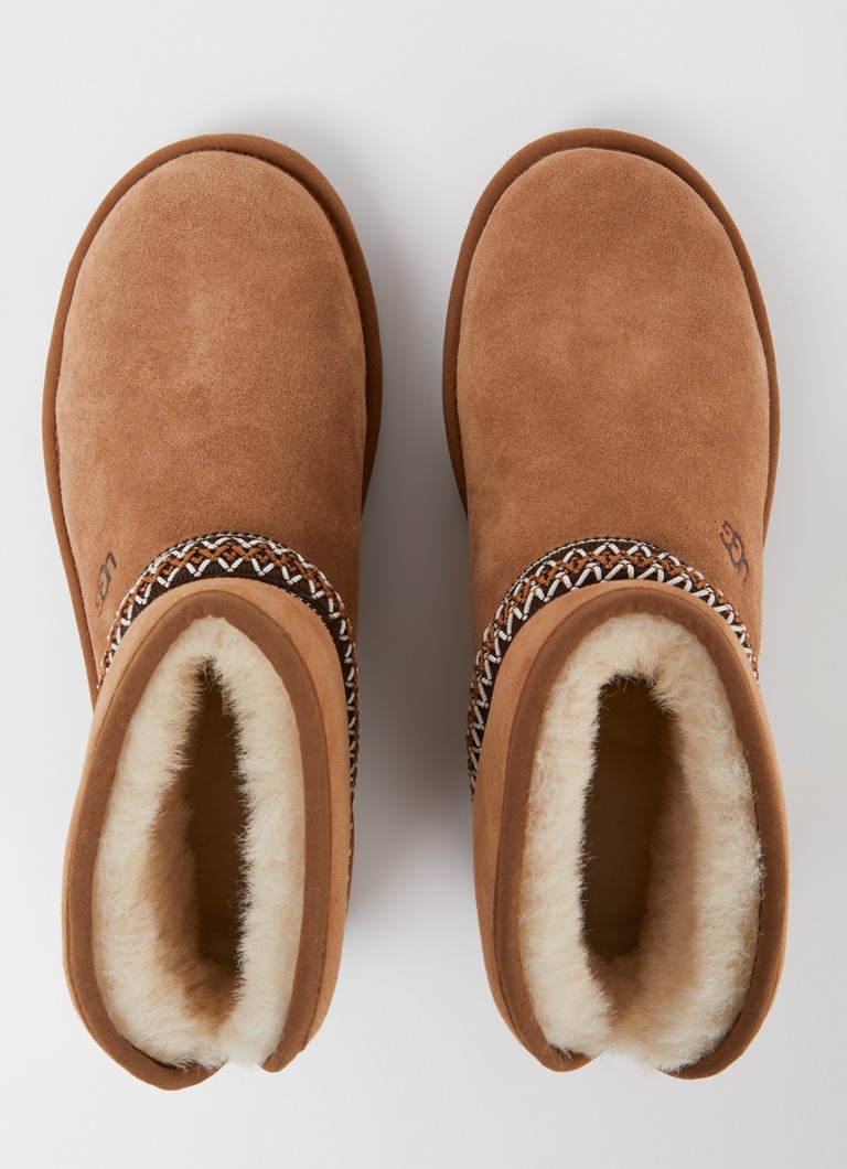 Ghete UGG Classic Mini Crescent din piele întoarsă