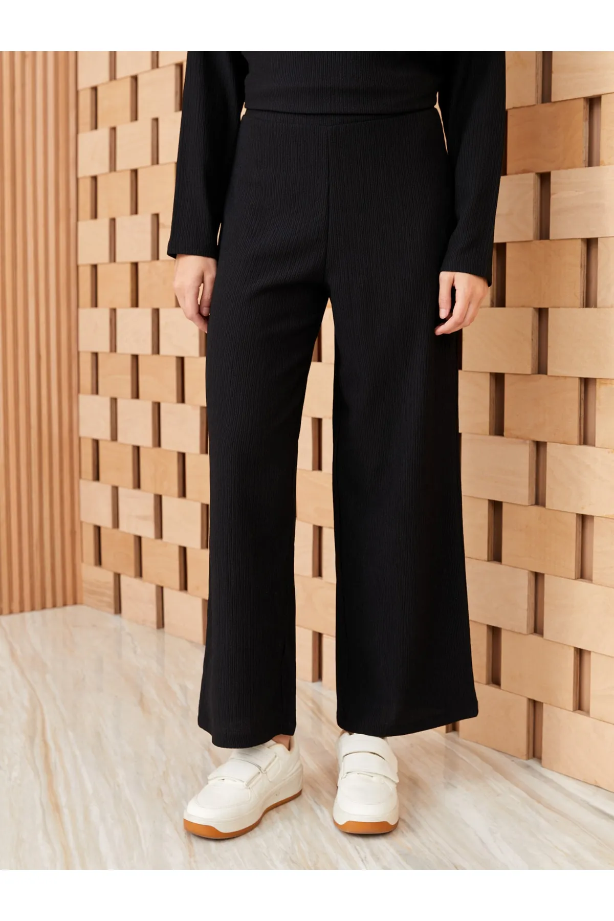 LC Waikiki  Gerade Damenhose mit weitem Bein und elastischem Bund