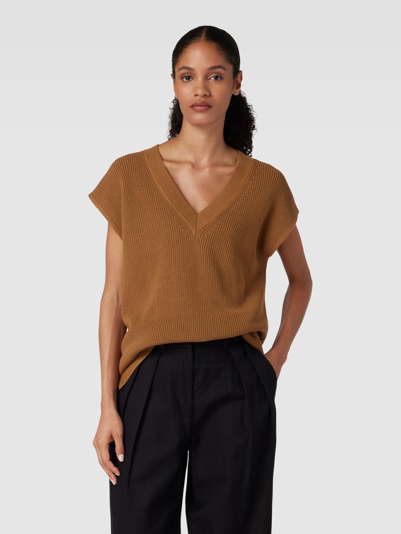 Strickpullover mit V-Ausschnitt in camel