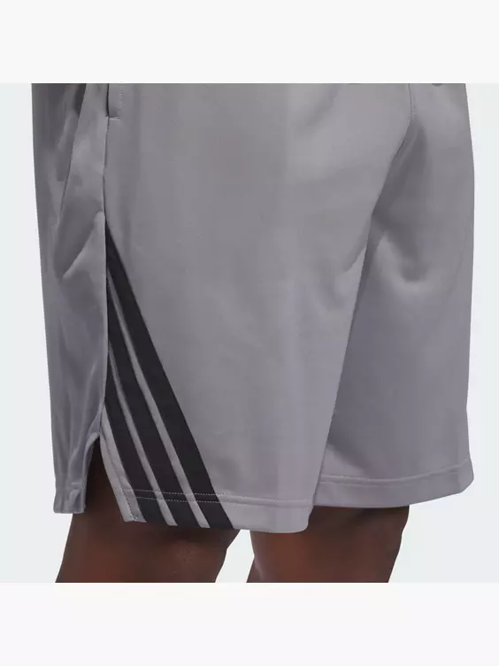 adidas Legends 3-Streifen Basketball Shorts