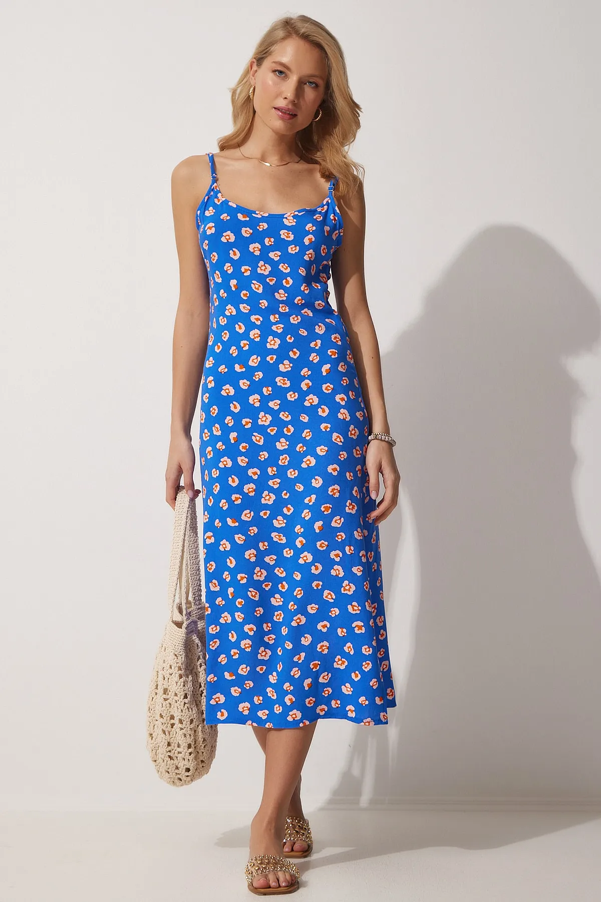 Happiness İstanbul  Dunkelblaues, floral gemustertes Viskose-Sommerkleid für Damen MX00083