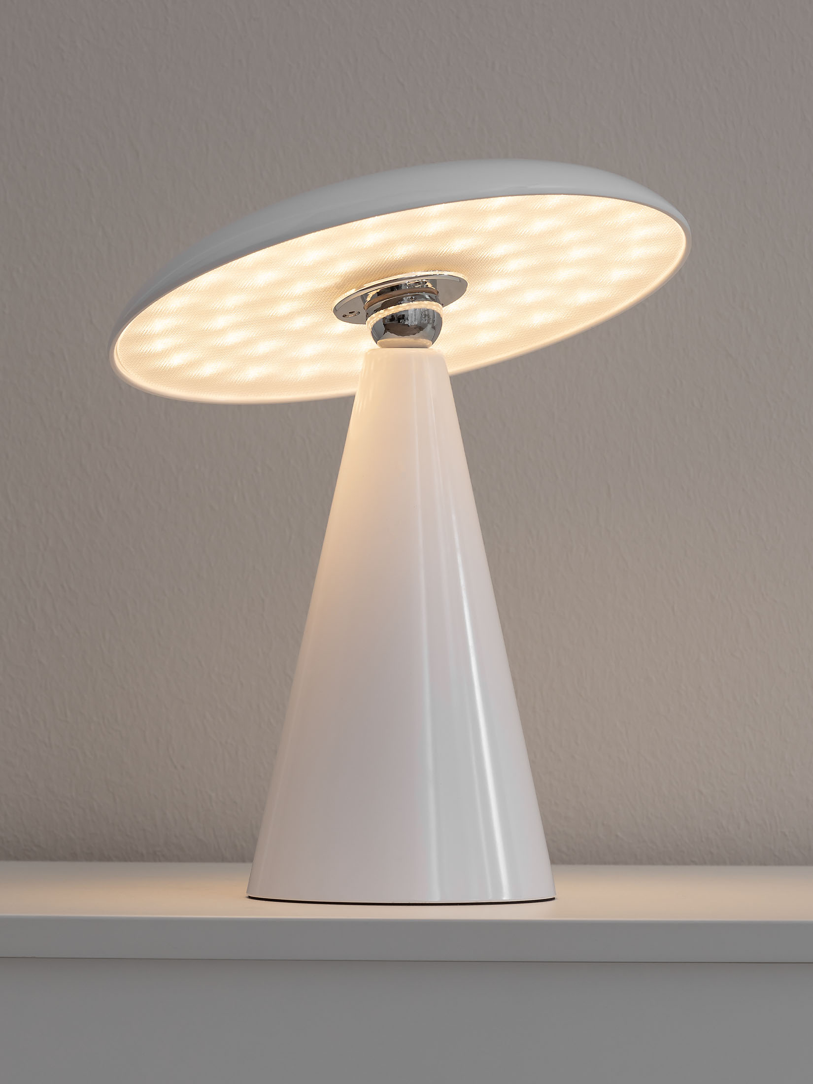 Esra Lampe, Weiss