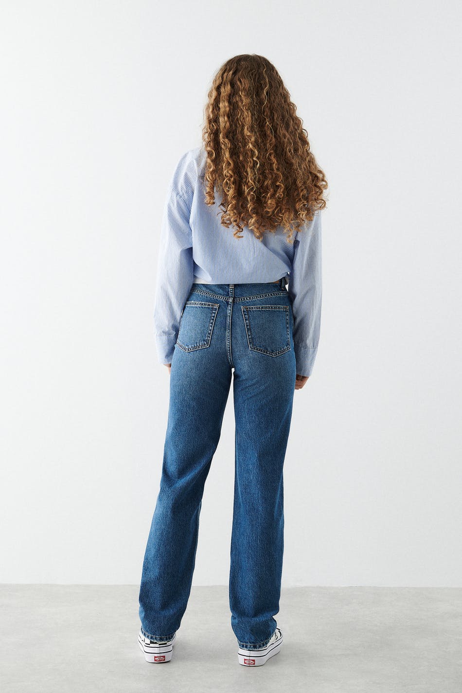 Straight 90s jeans