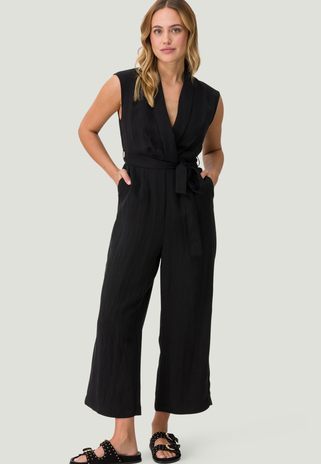 Jumpsuit mit Bindegürtel