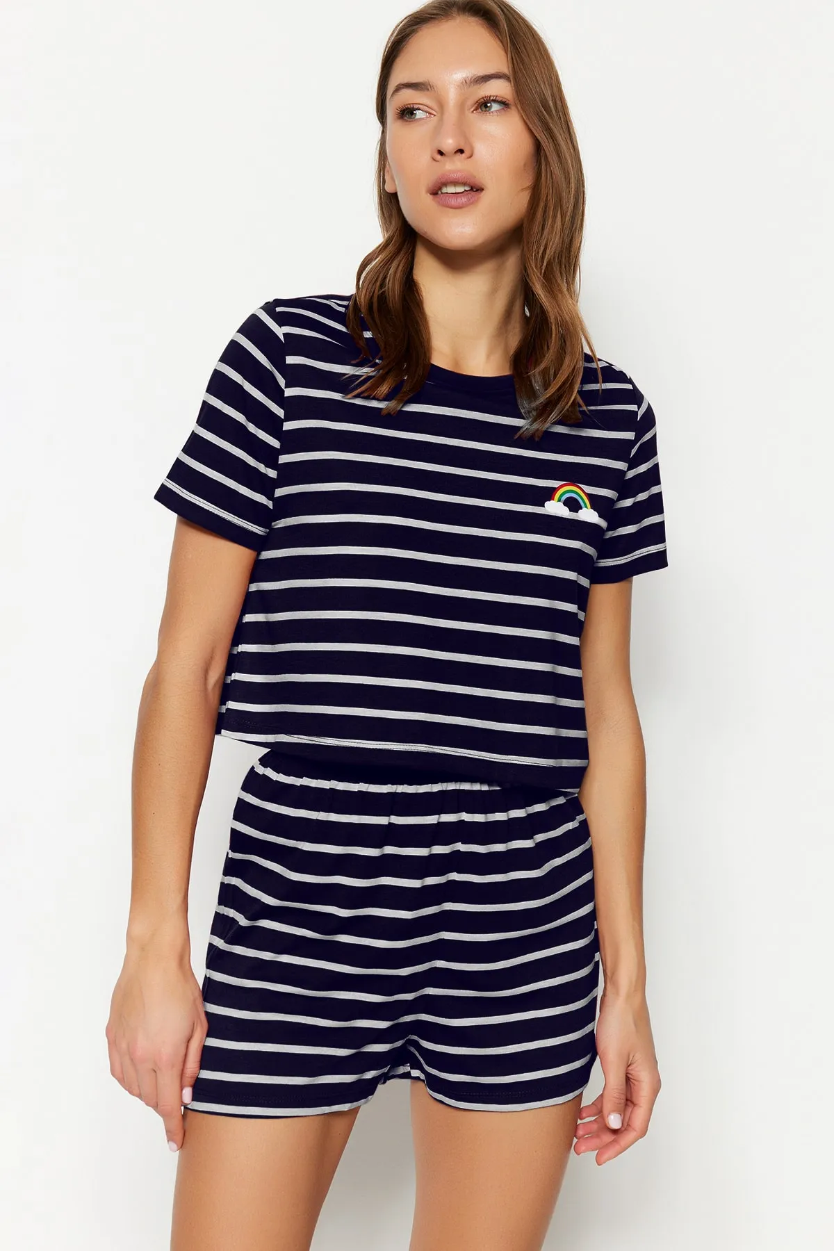 Trendyol Collection  Marineblaues, mit Regenbogen bedrucktes T-Shirt-Shorts-Strick-Pyjama-Set THMSS20PT0230