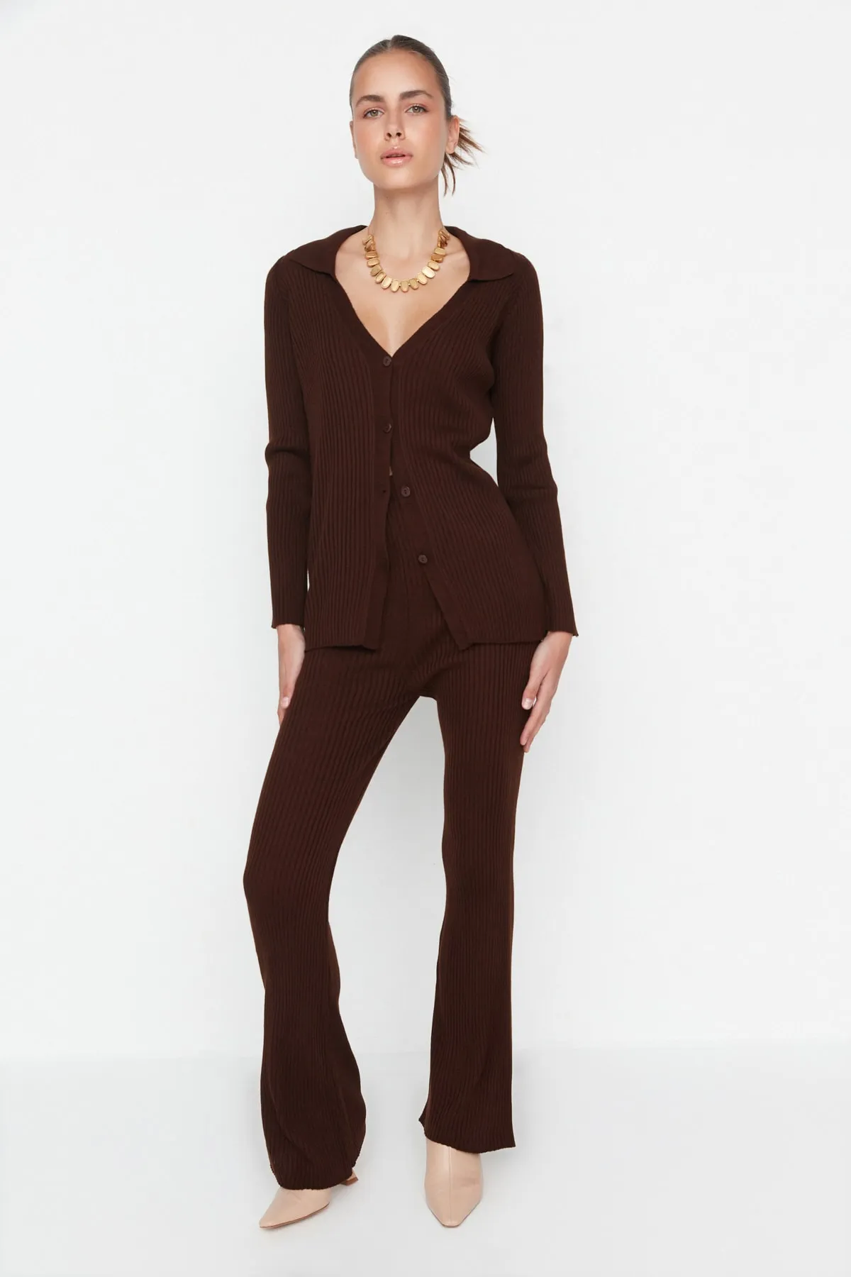 Trendyol Collection  Bitter Brown Basic Strickoberteil und -unterteil-Set mit Polokragen TWOAW23AU00007