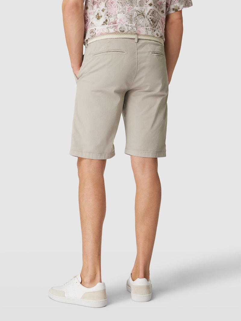 Bermudas mit französischen Eingrifftaschen in ecru
