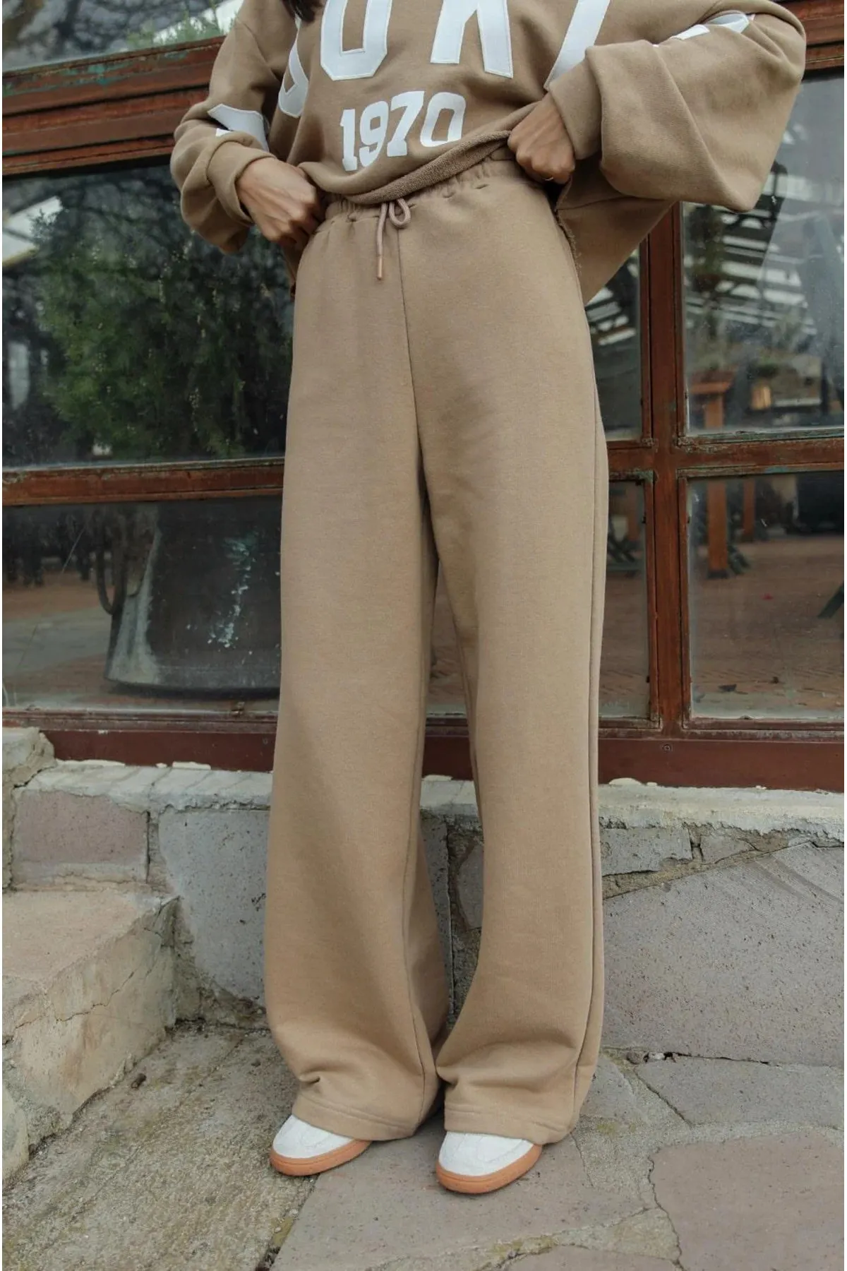 My Blog  Nerzfarbenes Trainingsanzug-Set „Brooklyn“ für Damen mit Aufdruck